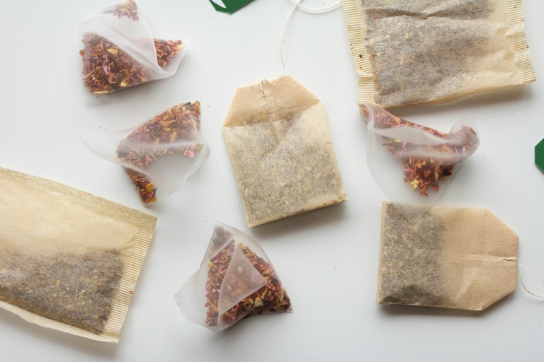 ティーバッグからマイクロプラスチック？素材の違いとプラスチックを避けるお茶パックの選び方 
