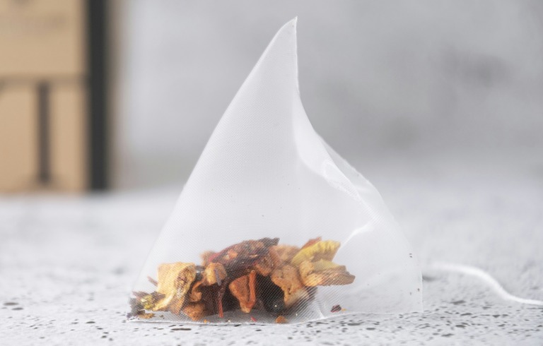 ティーバッグからマイクロプラスチック？素材の違いとプラスチックを避けるお茶パックの選び方
